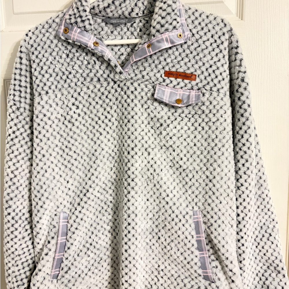 Simply Southern White and Gray Textured Pullover